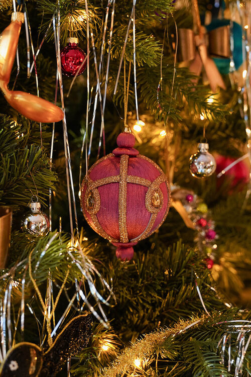 Anna & Nina Dusky Rose Ornament in Roze