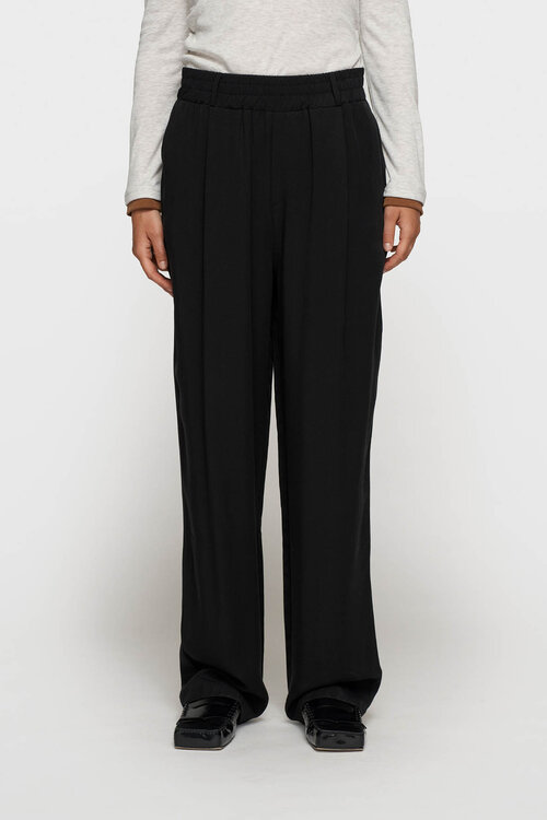 10Days Zwarte soepelvallende broek van lyocell