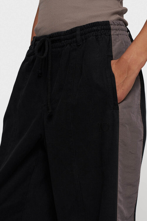 10Days Zwarte wijde taps toelopende broek van twill