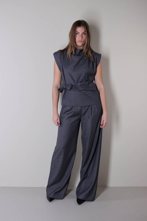 Co'couture Saga Pleat Pant in donkergrijs