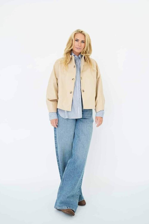 EST'SEVEN Beige Jas Ellemieke X Est'Seven