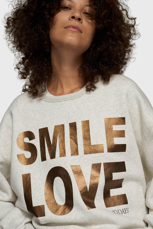 10Days Zachte witte statement sweater met de tekst "Smile Love".