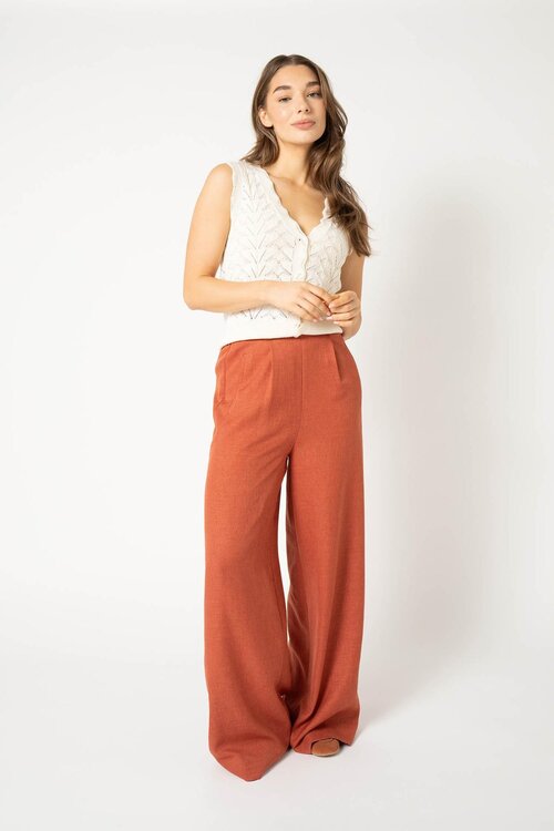 EST'SEVEN Off White Sweater