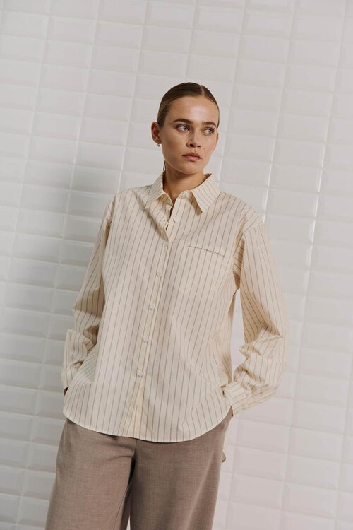 WITHBLACK Crèmekleurige Blouse