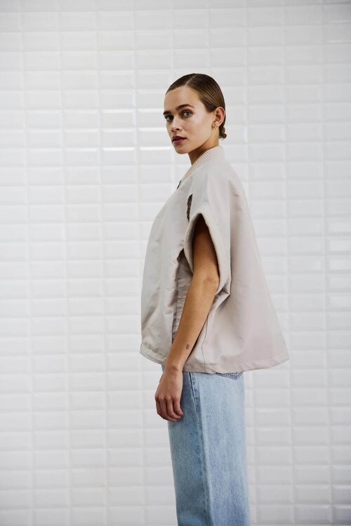 WITHBLACK Off White Bodywarmer