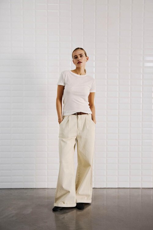 WITHBLACK Shirt met Korte Mouwen in Cream White