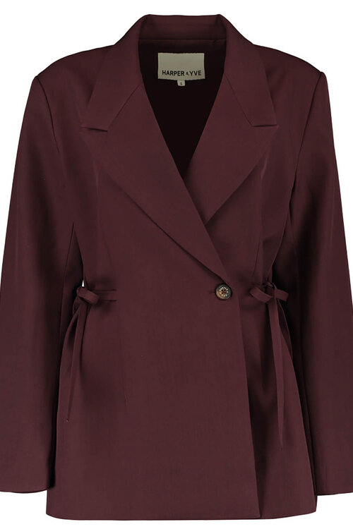 Harper & Yve Anina blazer in bordeaux van VAND. Lifestyle