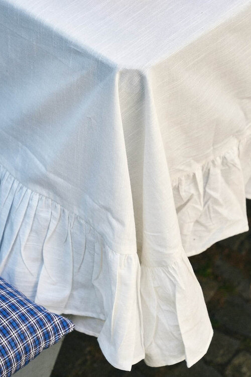 Anna & Nina Witte Holiday Ruffle Tafellaken