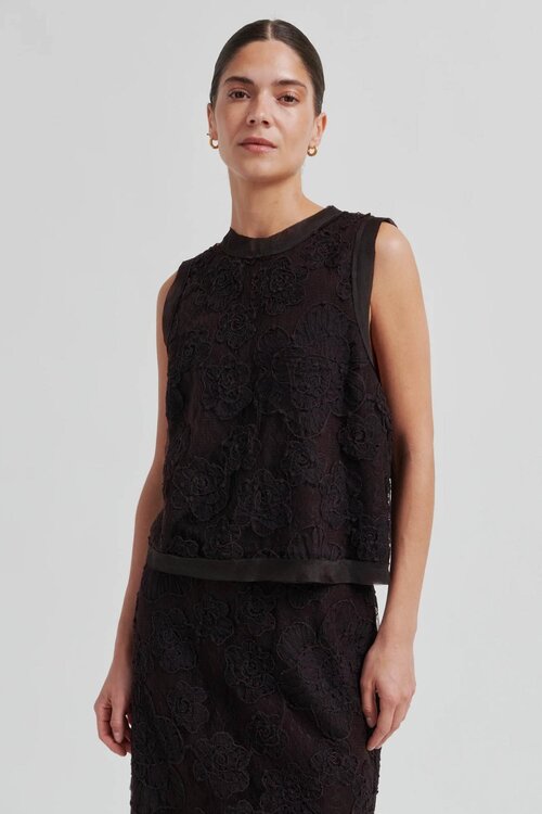 Second Female Daysee Top in Bruin