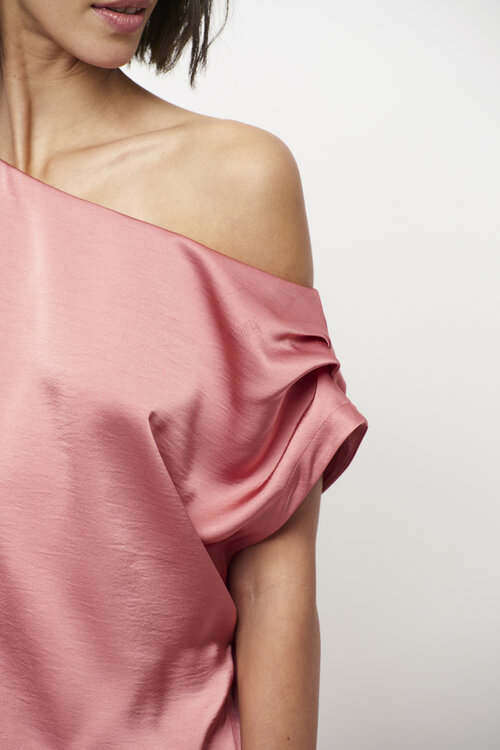Dante 6 Koraalrode Epic Off-Shoulder Satijnen Jurk