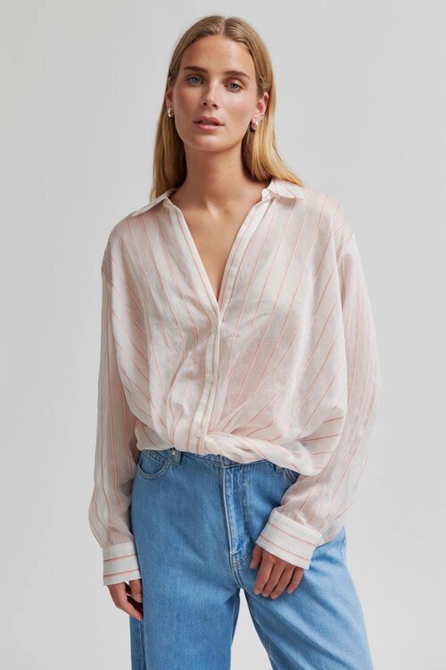 Second Female Chevy Shirt in zachtroze