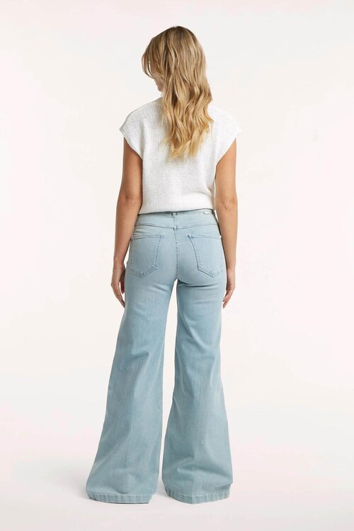 Circle Of Trust Palmer Denim Flaire in Blue Washed