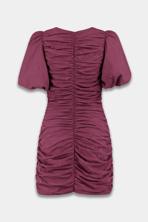 Harper & Yve NILS-DR in paars is een opvallende keuze die je garderobe een unieke flair geeft. Deze kleur is perfect voor wie durft op te vallen en een statement wil maken. De NILS-DR is ontworpen met oog voor detail en biedt een comfortabele pasvorm die geschikt is v