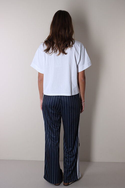Haute L'Amitie Wit Crop T-shirt met Ronde Hals