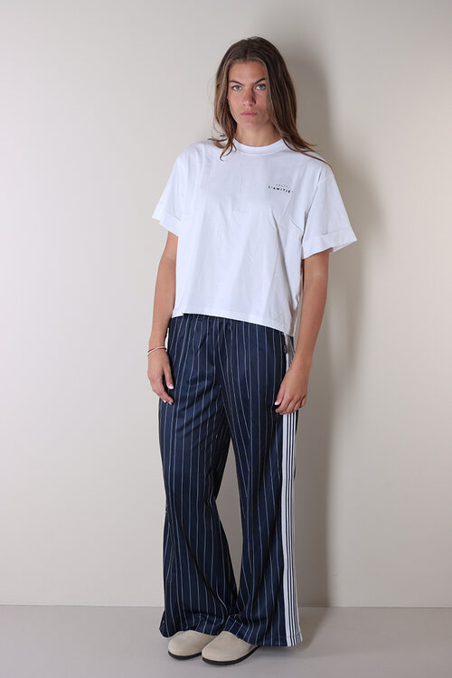 Haute L'Amitie Wit Crop T-shirt met Ronde Hals
