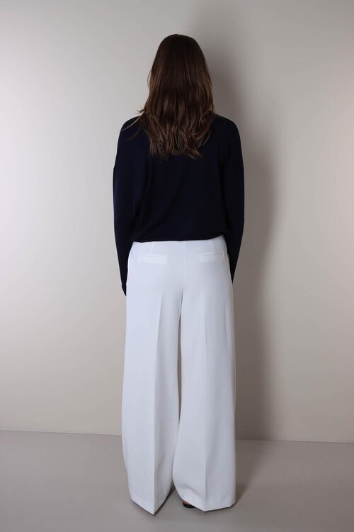 March23 Marineblauwe Sweater