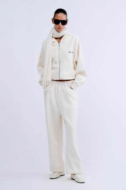 Love Stories Carter Jogger in Offwhite