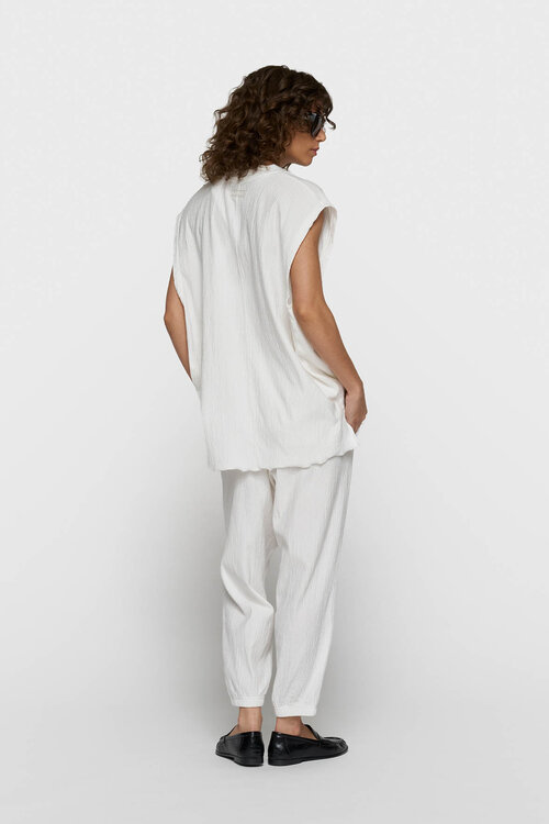 10Days ecru v hals crinkle top