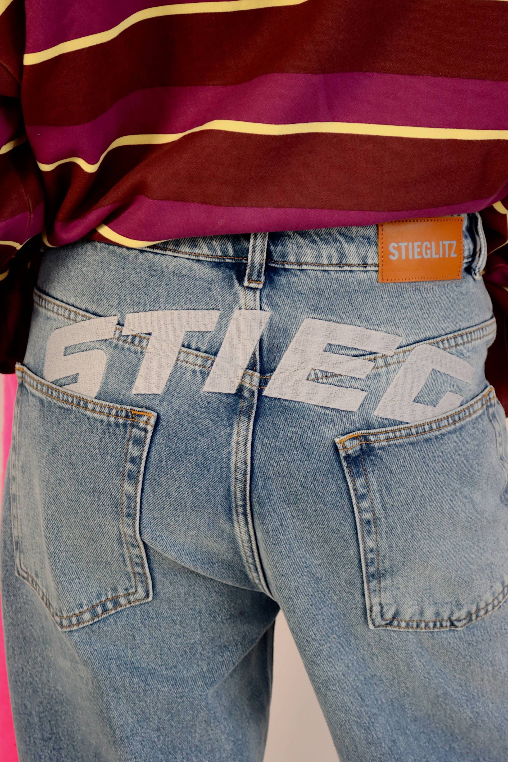 <em>Fashion en</em> lifestyle, <br>verrassend en <em>vertrouwd.</em>