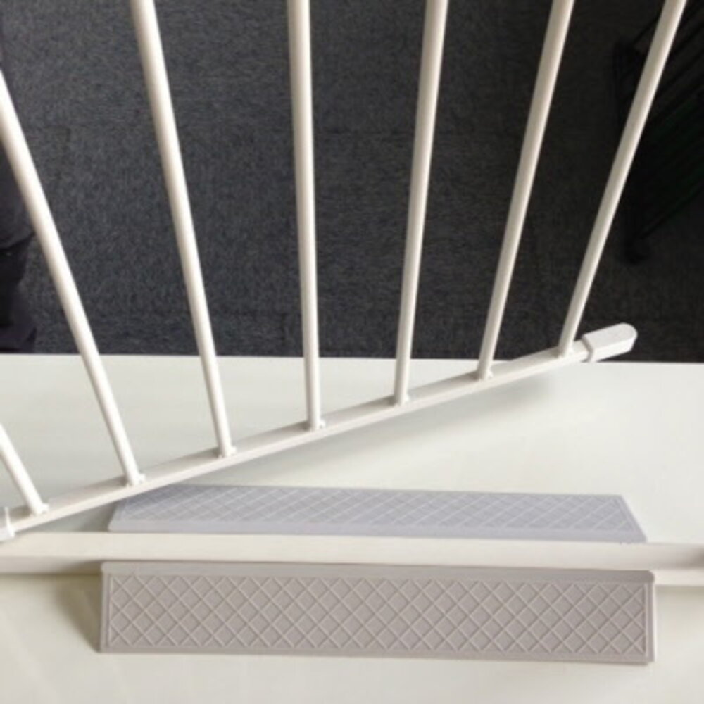 BabyDan BabyDan Barrière de Sécurité Escalier et Porte Seuil Antitrébuchement (2 Pièces)