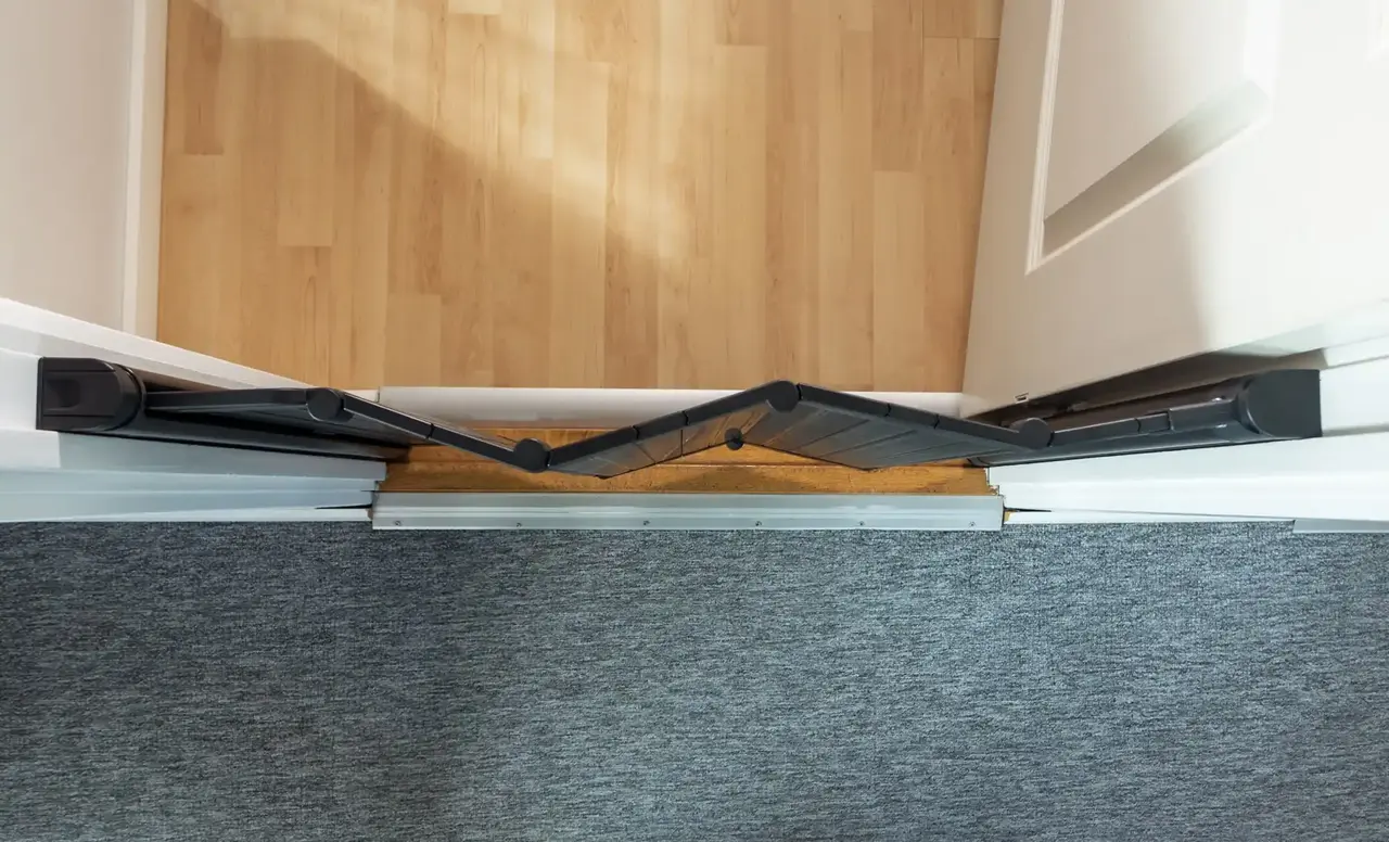 BabyDan BabyDan Guard Me Barrière de Sécurité Escalier et Porte 55 - 89 cm