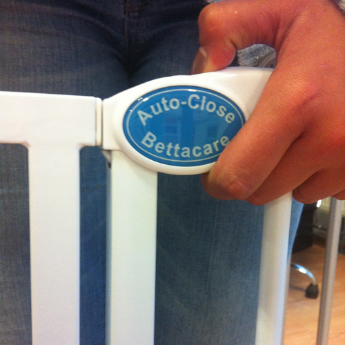 Barrière de sécurité Bettacare Auto Close pour escaliers