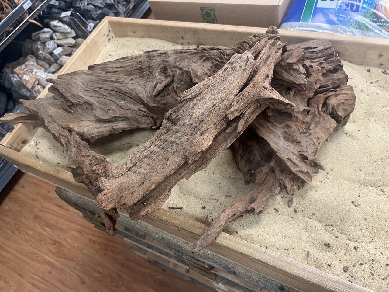 AQXL Ausgewähltes Mangrovenholz XL E 70-90cm AQXL Ausgewähltes Mangrovenholz XL E 70-90cm