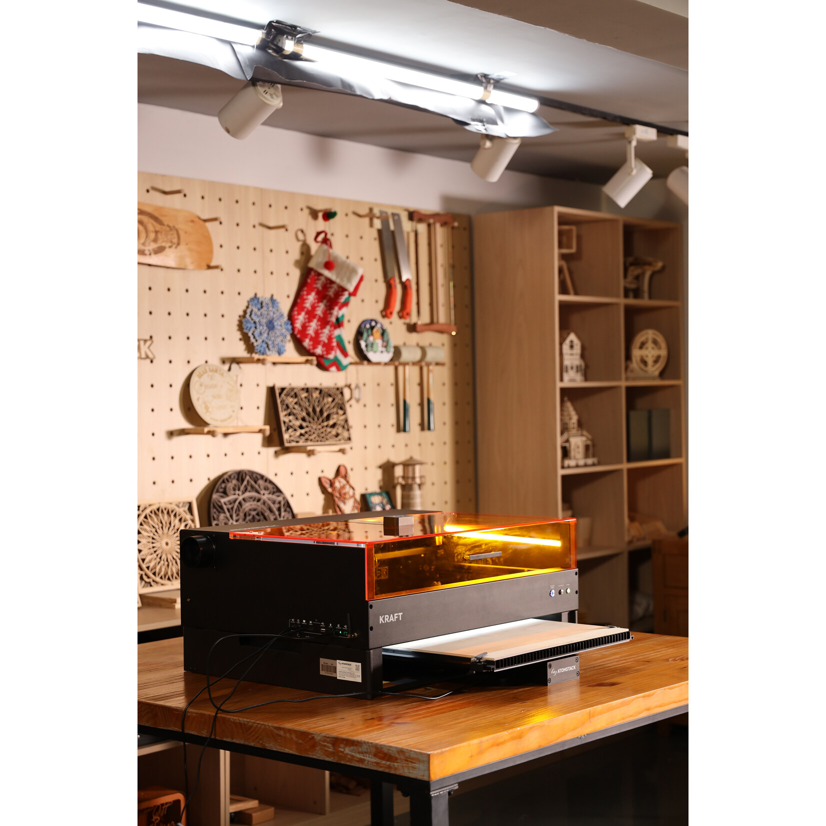 AtomStack R7 Pro Conveyor Feeder