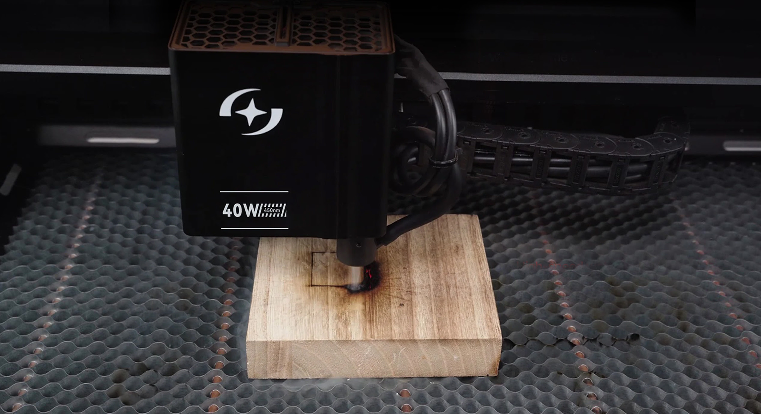 Close-up of the 40 W diode module and the fire extinguishing feature.