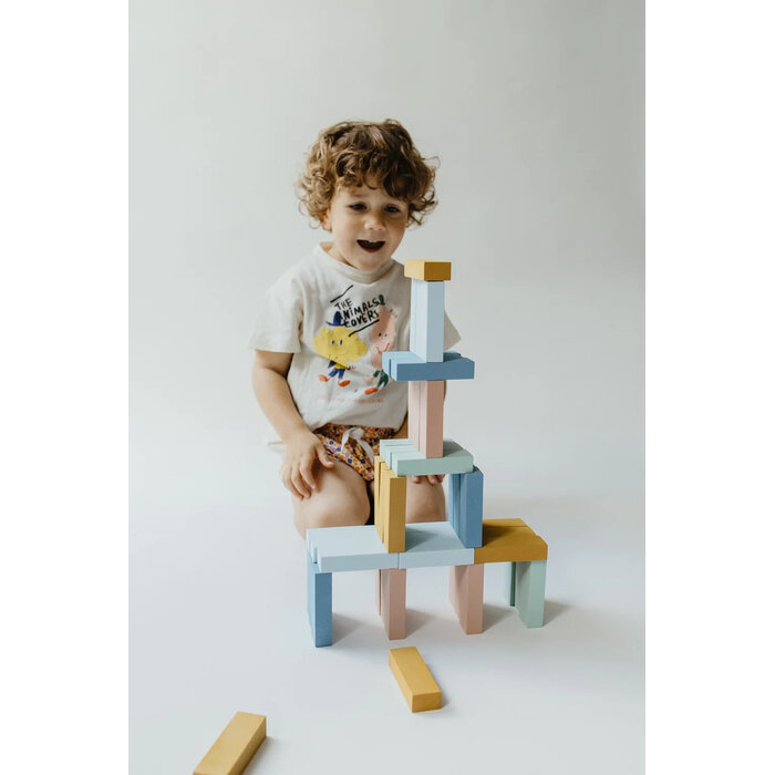 MOES play TOWER BLOCKS