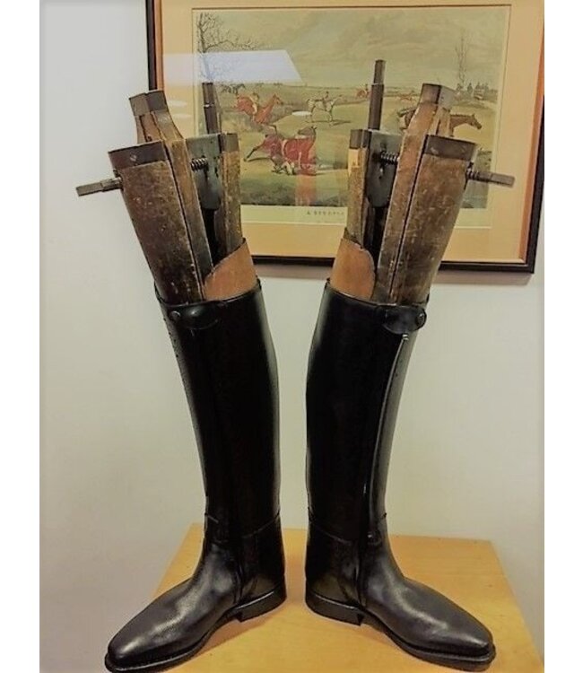 Petrie Boots stretching of the shaft
