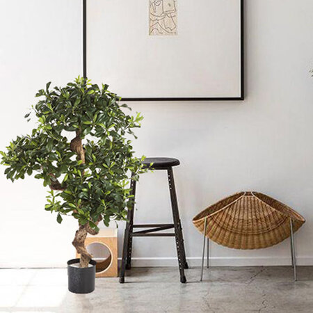 Sztuczne rośliny w doniczkach