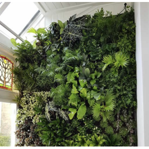 Sztuczna ściana z roślinami