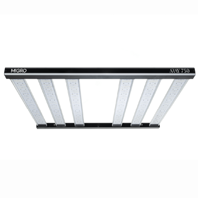 LED kweeklamp MIGRO ARAY 750 watt met groot belichtingsoppervlak van 150x150 cm en hoge efficiëntie LED kweeklamp MIGRO ARAY 750 watt met groot belichtingsoppervlak van 150x150 cm en hoge efficiëntie