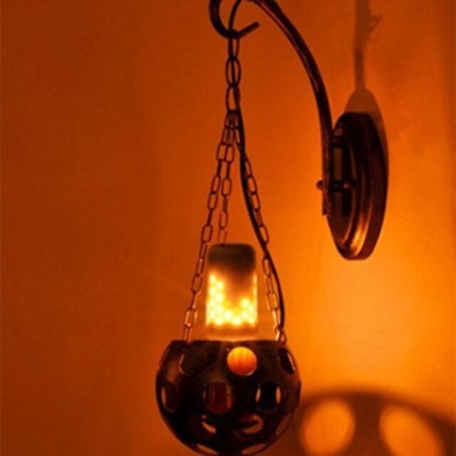 HLW LED LED Flame Lamp E27 5W 1500K Warm White