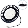 Ronde zwarte LED UFO high bay lamp 100W met 9000 lumen en neutraal wit licht 4000K IP65 waterdicht Ronde zwarte LED UFO high bay lamp 100W met 9000 lumen en neutraal wit licht 4000K IP65 waterdicht