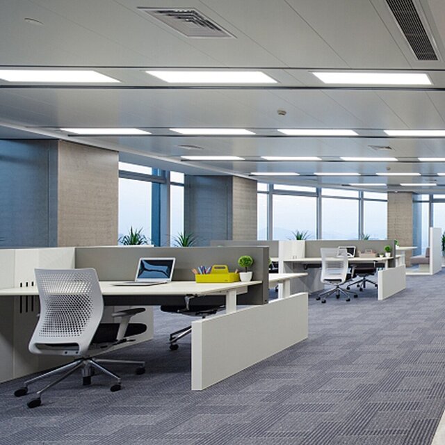 Zes witte inbouw LED panelen 30x60 cm 24W met koelwit licht 6000K en 2400 lumen per stuk