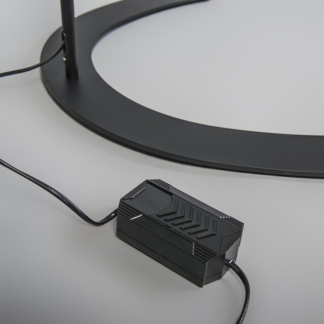 HLW LED Dimbare LED Vloerlamp Trion Shio 18W - Warm Wit 2700K–3000K, Mat Zwart Aluminium HLW LED Dimbare LED Vloerlamp Trion Shio 18W - Warm Wit 2700K–3000K, Mat Zwart Aluminium