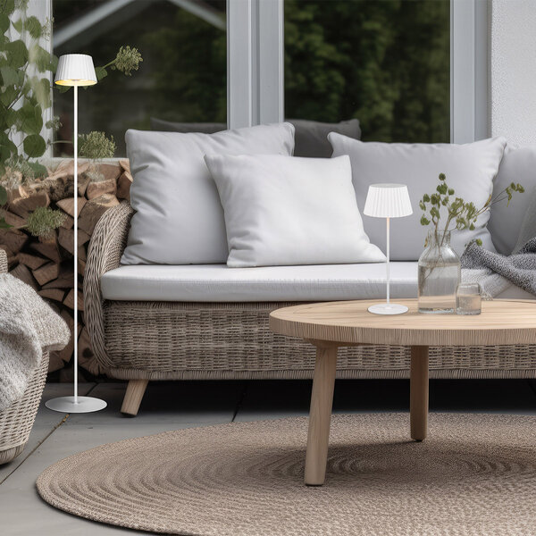 HLW LED Witte LED Vloerlamp - Metalen, Spatwaterdicht, Warm Wit 2700K–3000K, 5W LED HLW LED Witte LED Vloerlamp - Metalen, Spatwaterdicht, Warm Wit 2700K–3000K, 5W LED