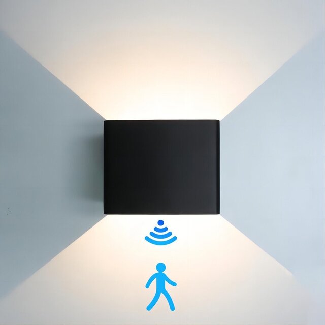 Zwarte LED wandlamp met 7W vermogen, 2700K warm licht en geïntegreerde bewegingssensor