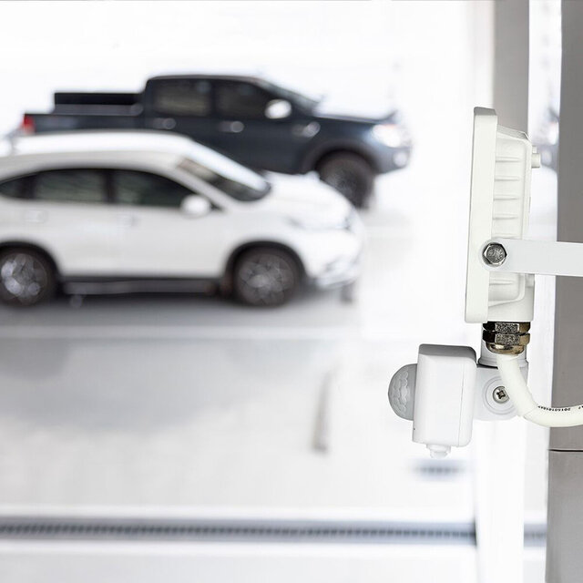 HLW LED LED Bouwlamp 10W met Sensor, Warm Wit 3000K - Mat Wit Aluminium, PIR Sensor