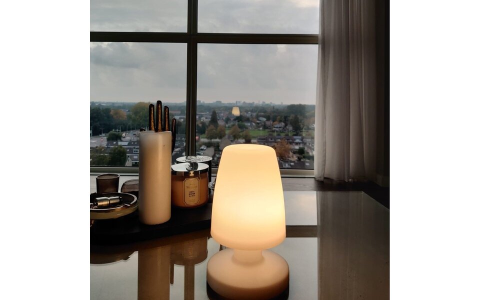 HLW LED LED Tafellamp - Trion - Ovaal - Wit - Kunststof - Spatwaterdicht - USB Oplaadbaar HLW LED LED Tafellamp - Trion - Ovaal - Wit - Kunststof - Spatwaterdicht - USB Oplaadbaar