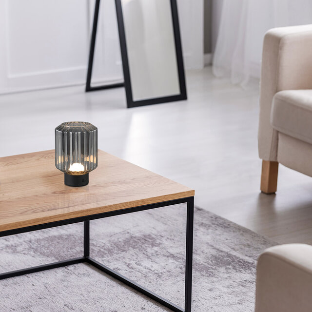Mat zwarte LED tafellamp met rookkleurig glas, 1.5W warm wit licht 3000K, oplaadbare batterij
