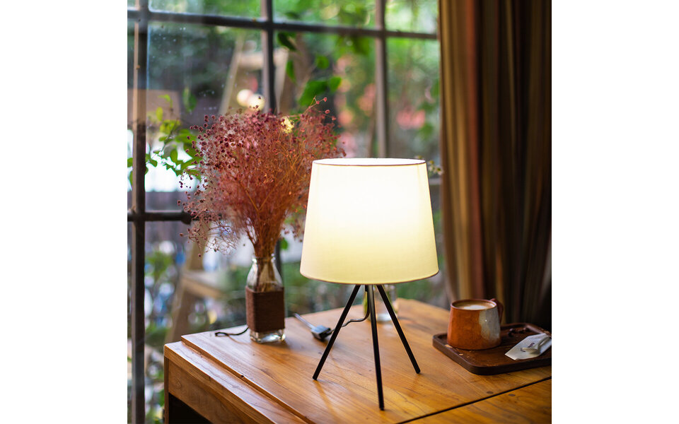 HLW LED LED Table Lamp Aigi Pinny - Matte White Steel Round Model | With Cord Switch