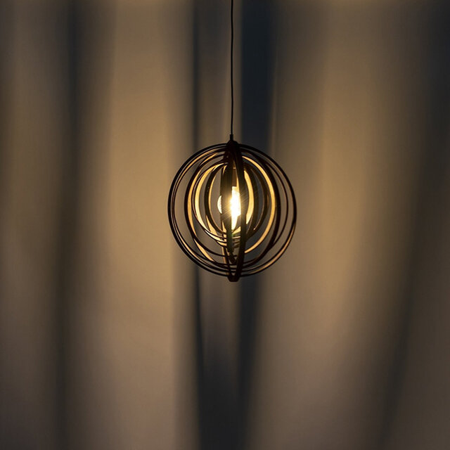 Ronde mat donkerbruine LED hanglamp van hout met modern design en 60W vermogen