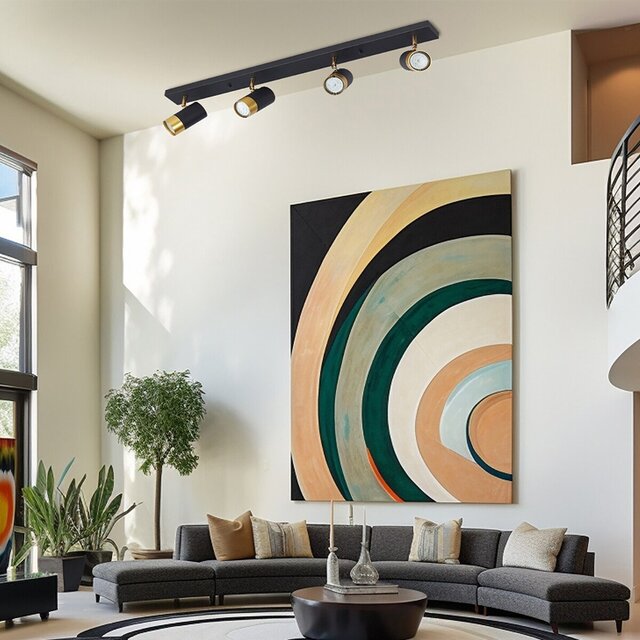 Zwarte en gouden LED plafondspot met vier GU10 lampen tot 10W voor binnenverlichting