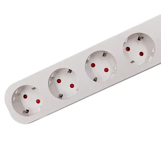 2x USB-A + 1x USB-C (totaal max. 2.4A) 2x USB-A + 1x USB-C (totaal max. 2.4A)