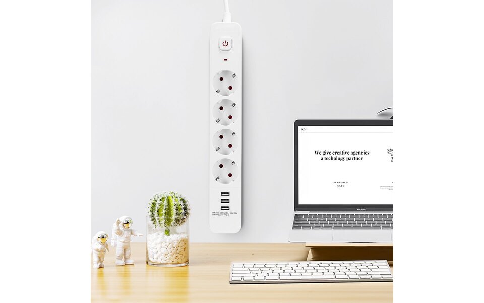 HLW LED Stekkerdoos met USB – 4 Stopcontacten & 3 USB-A, Verlengsnoer 1.5m, LED toebehoren