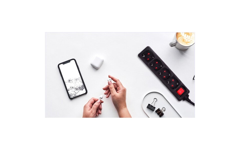 HLW LED Aigi Quino Stekkerdoos met Schakelaar - 3 Stopcontacten, 3m Verlengsnoer, 3680W