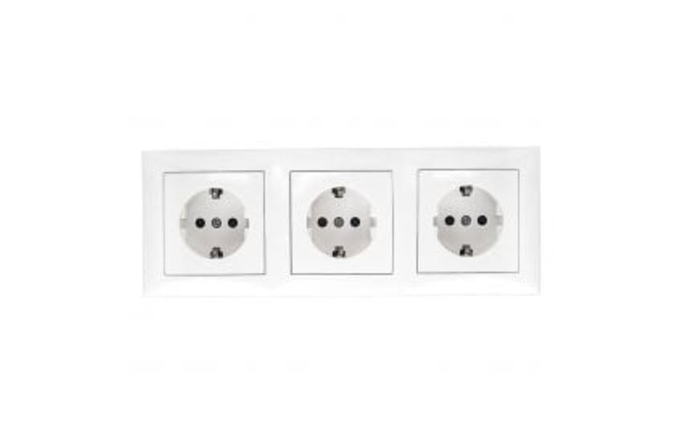 HLW LED Aigi Cika 3-way white wall socket with earth connection - Safe LED accessories